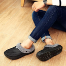 Pantufa Unissex Peluciada Vazada com Solado Antiderrapante